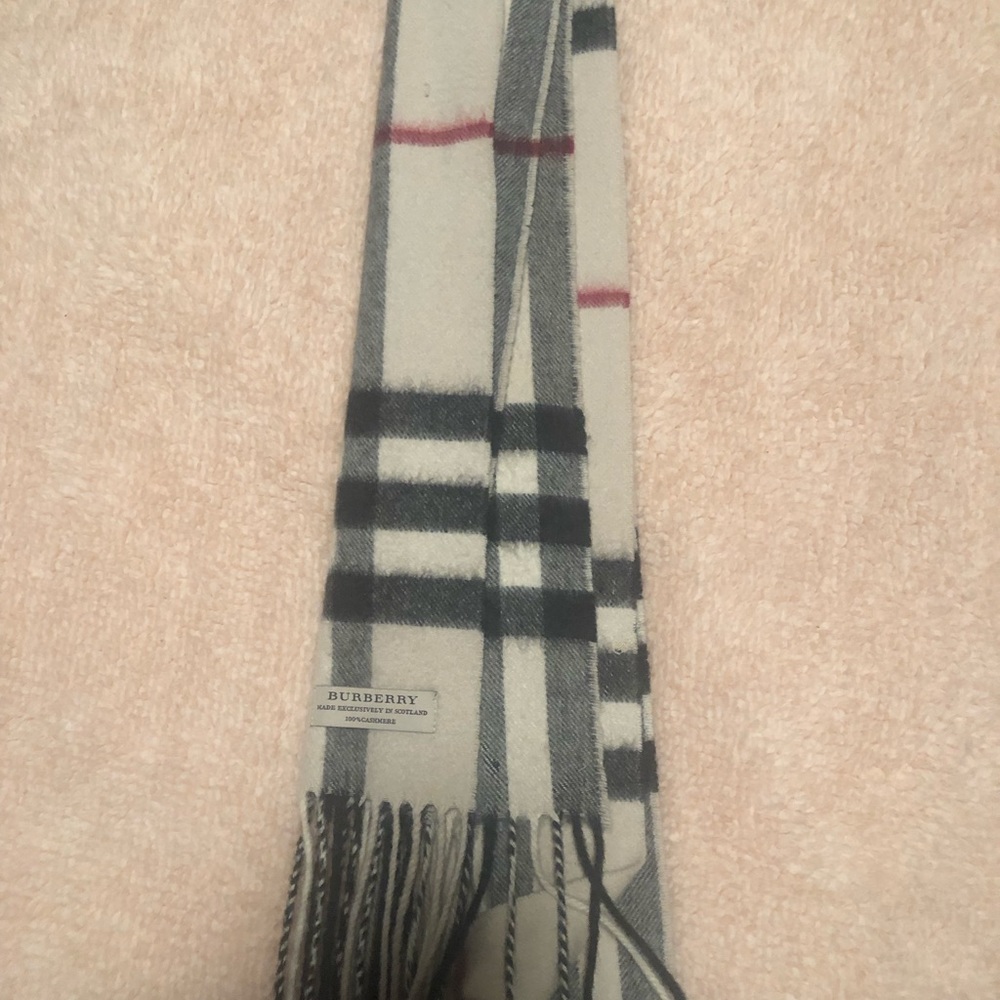 100% Cashmere Burberry Scarf